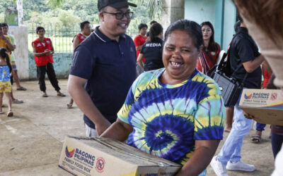Ginbabaha nga Brgy. Hugpa nakakarawat hin relief goods