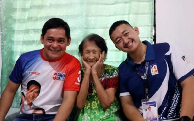 Quinapondan centenarian receives Php 50,000 aid from provincial government
