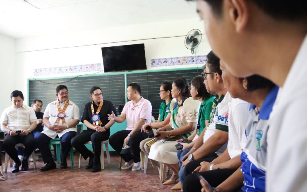 Sen. Bam Aquino visits Libuton Elementary School in Borongan City