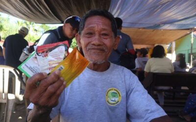 Mag-asawa nga senior citizens natagamtaman an libre nga konsultasyon ngan mga medisinna, ginpasalamat ni Lolo Wenceslao han Brgy. Agsaman, Jipapad